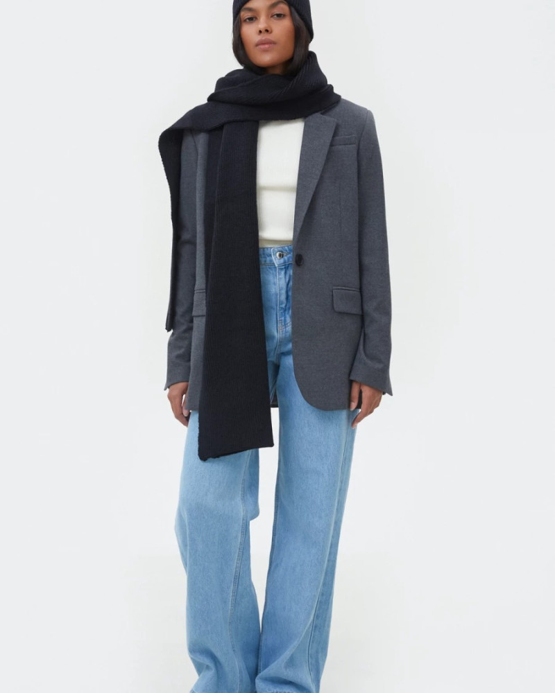 Жіночий шарф